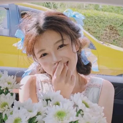 她苟活成了王者